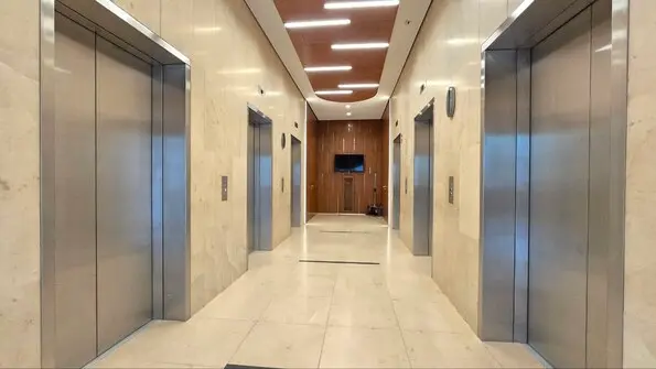 гостинна в офісній будівлі